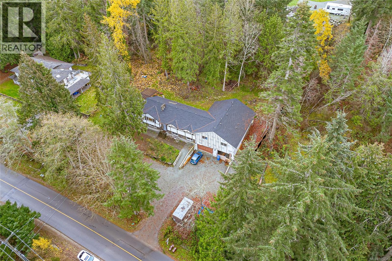  1077 Lands End Road, North Saanich