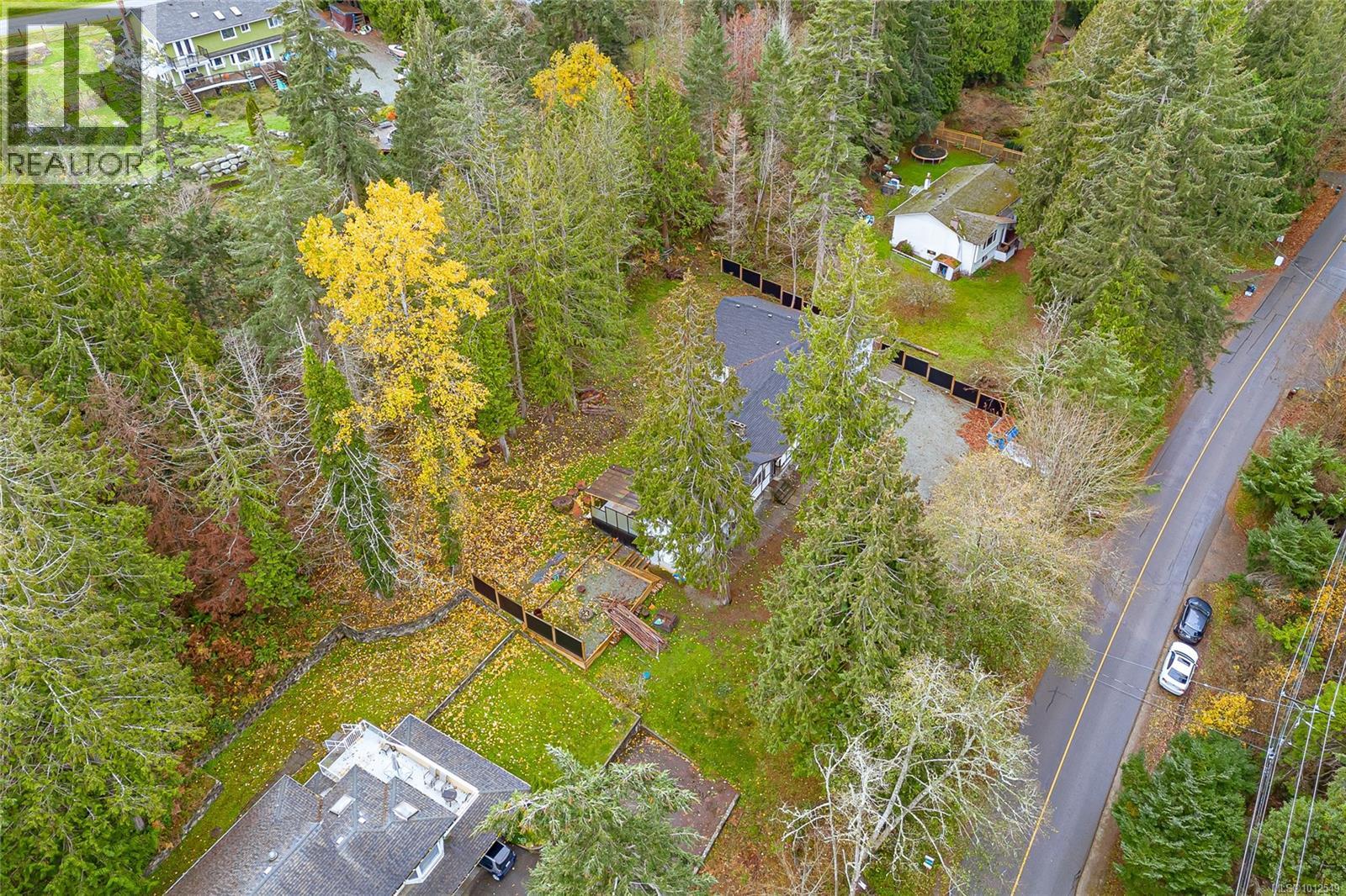 1077 Lands End Road, North Saanich