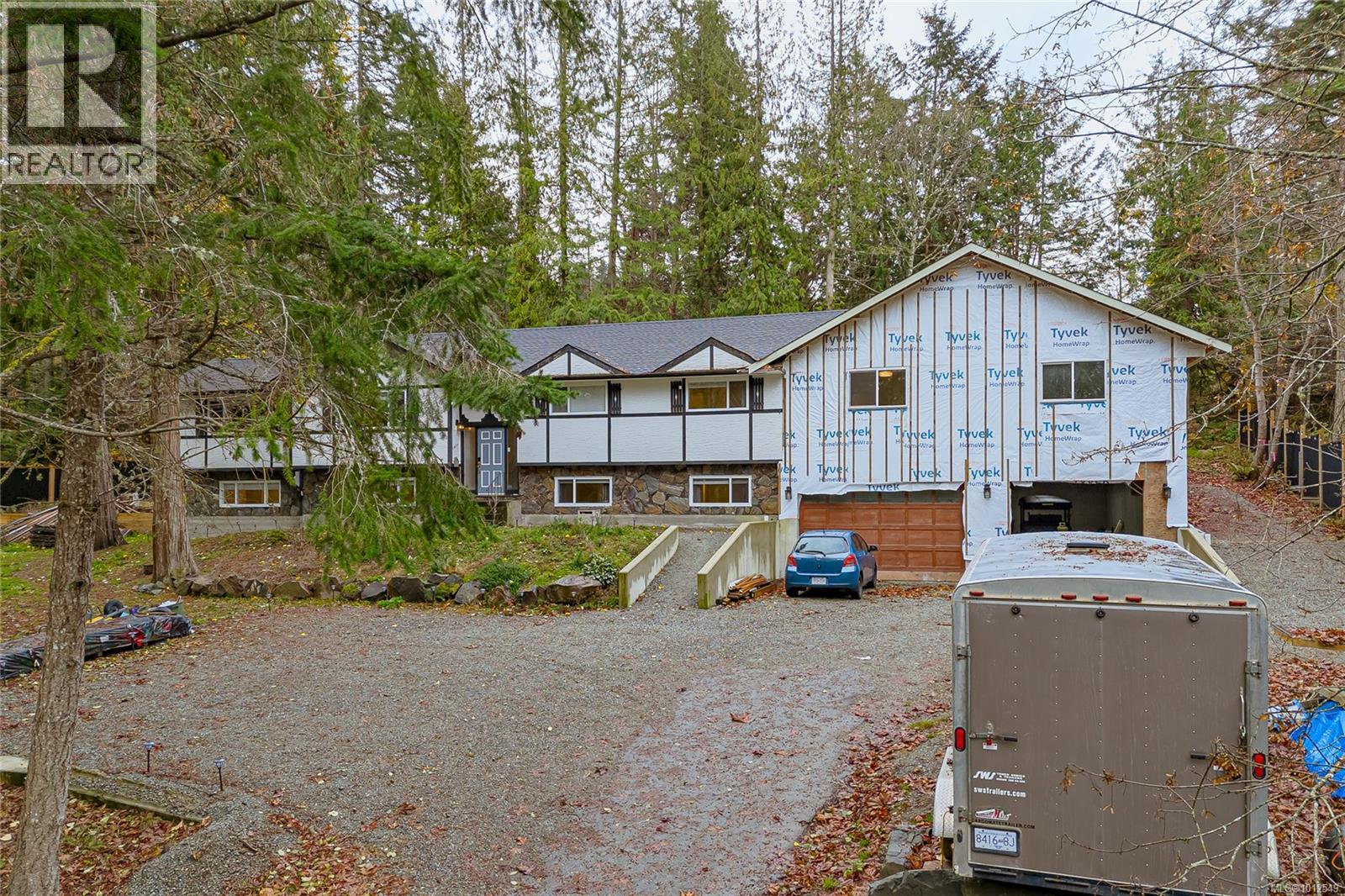  1077 Lands End Road, North Saanich