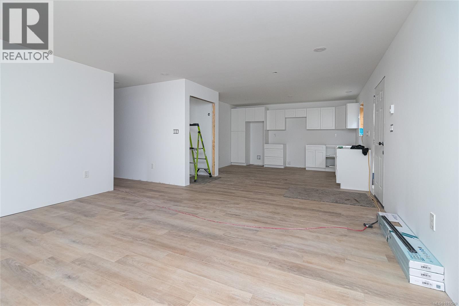  1077 Lands End Road, North Saanich