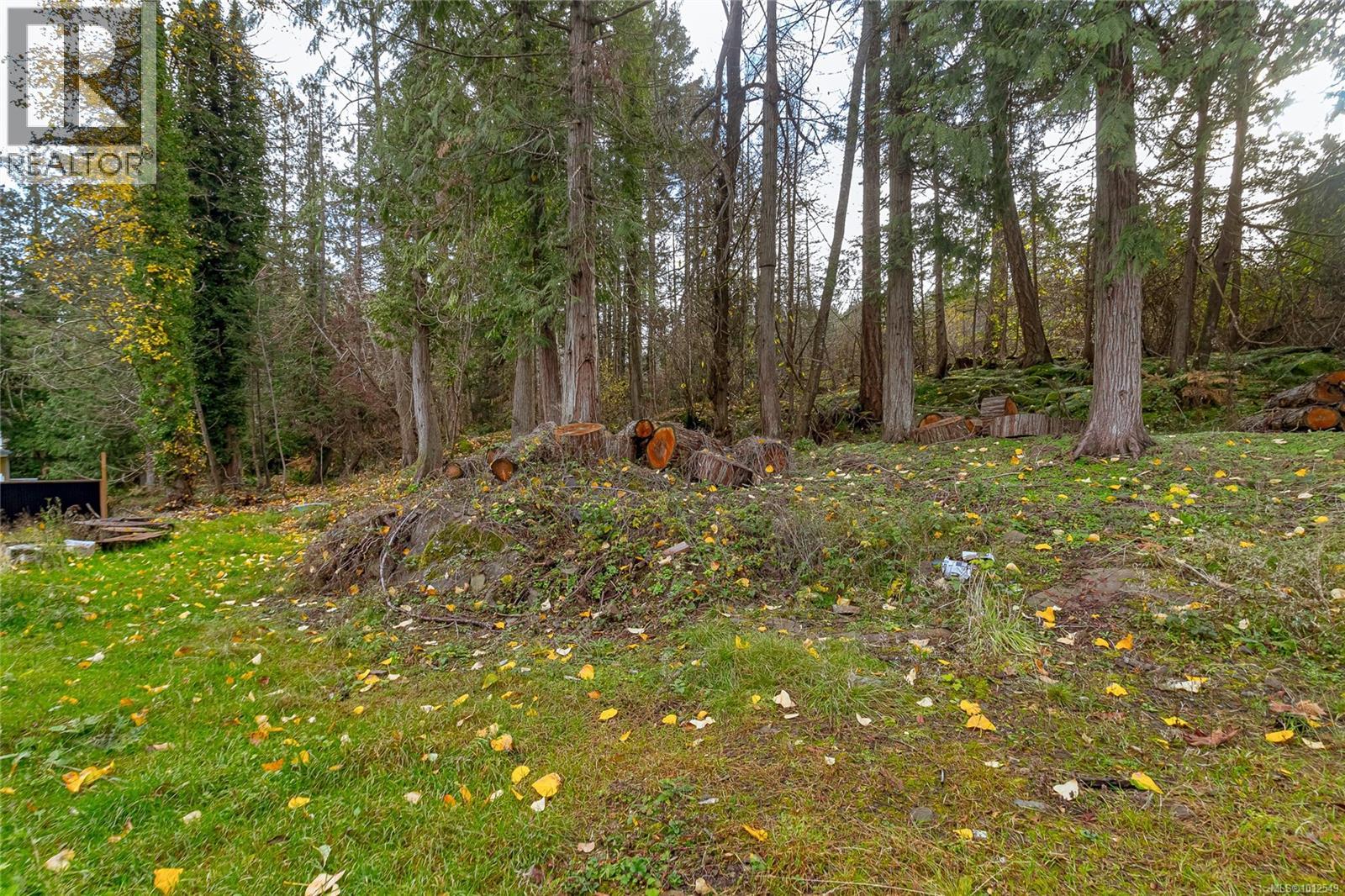 1077 Lands End Road, North Saanich