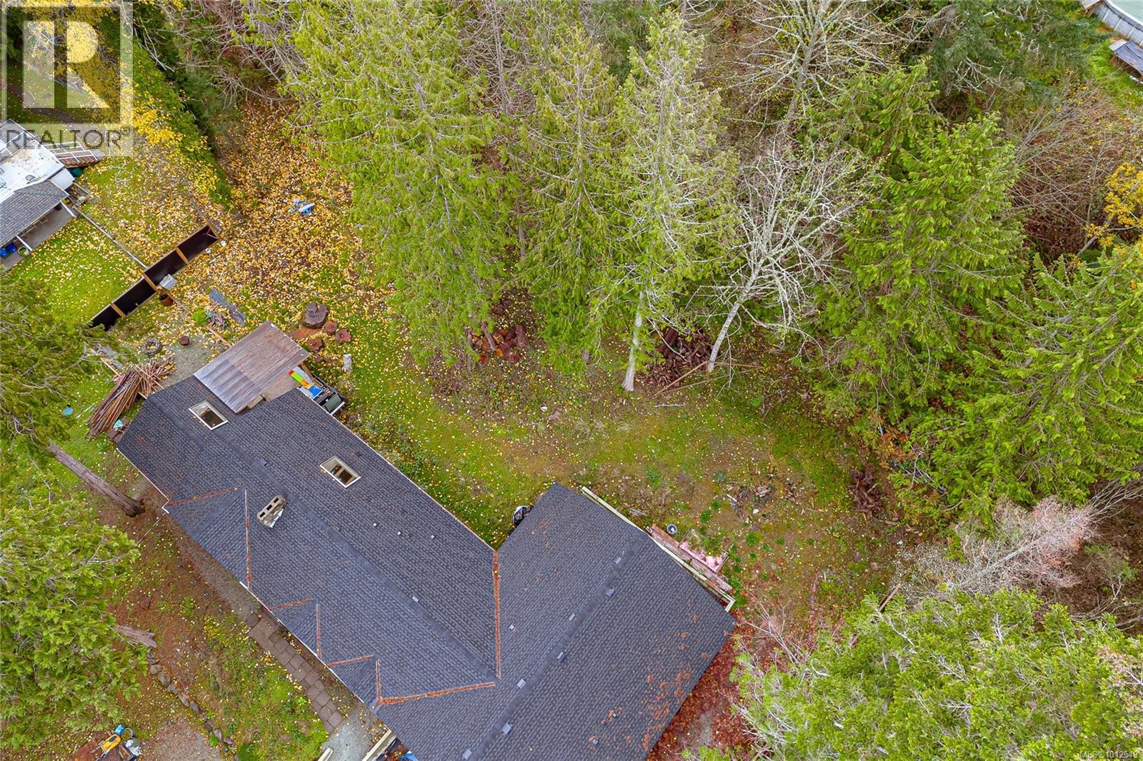  1077 Lands End Road, North Saanich