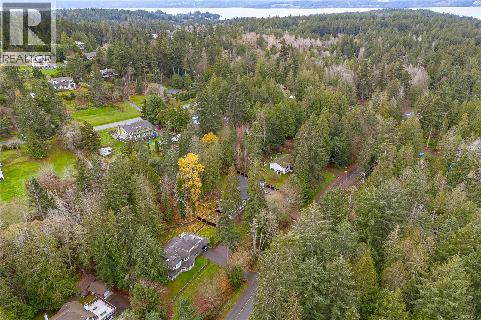  1077 Lands End Road, North Saanich