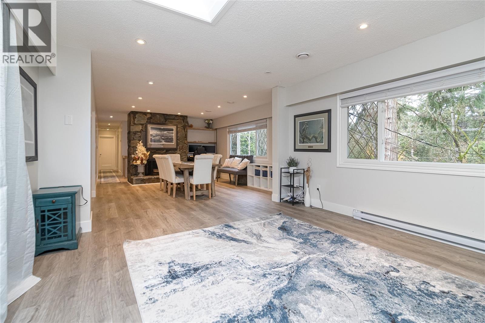  1077 Lands End Road, North Saanich