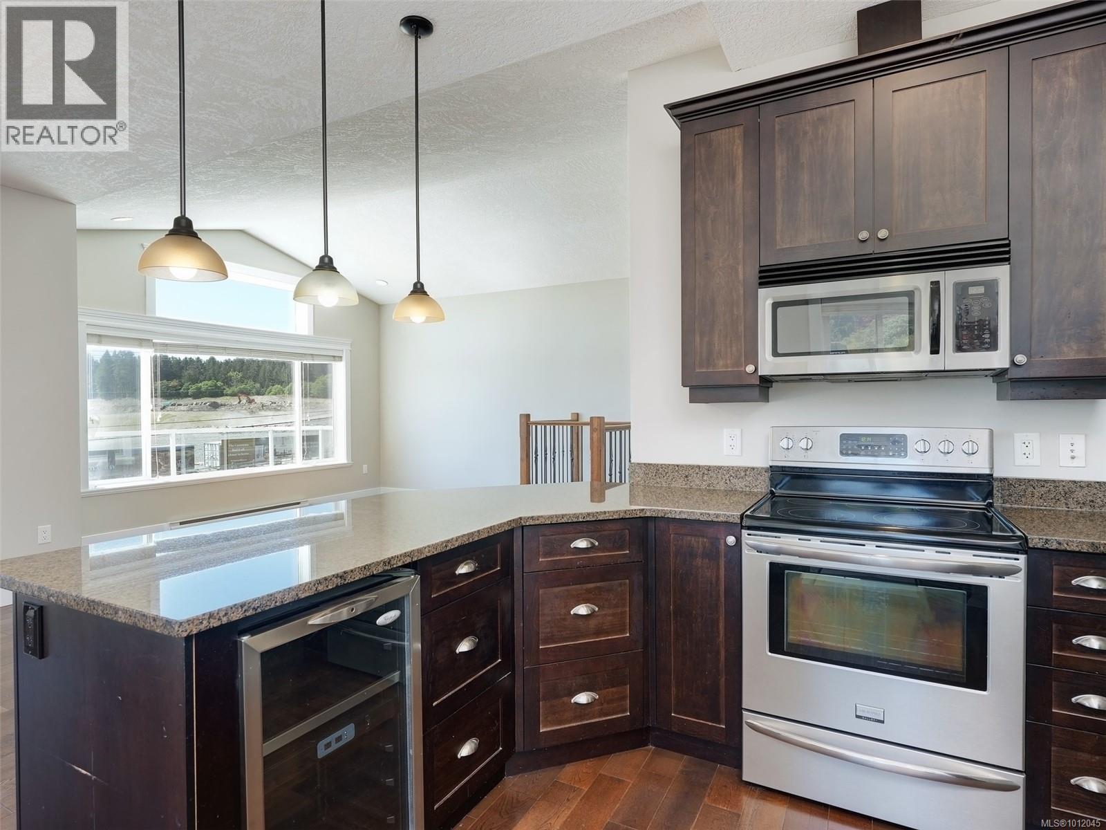 Photo 14 of 402 Latoria Rd, Colwood BC