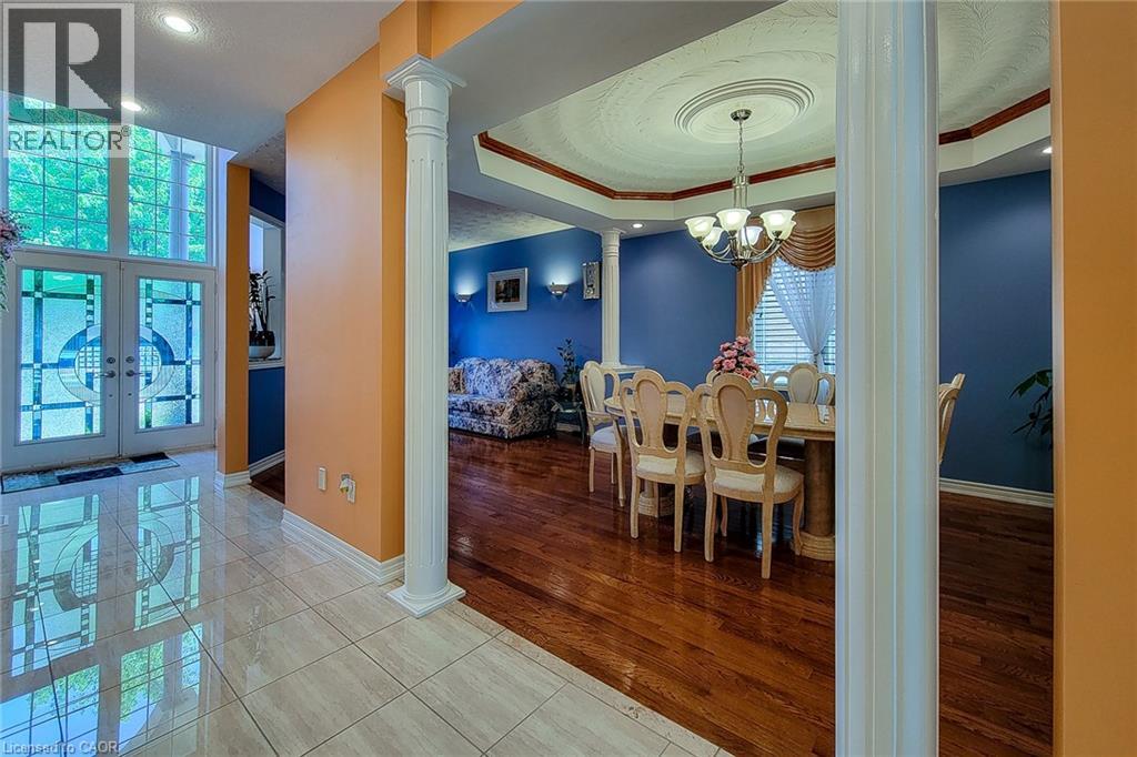 Photo 14 of 26 Colin Crescent, Hamilton ON