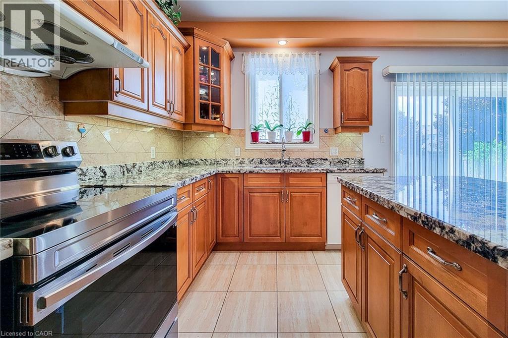 Photo 21 of 26 Colin Crescent, Hamilton ON