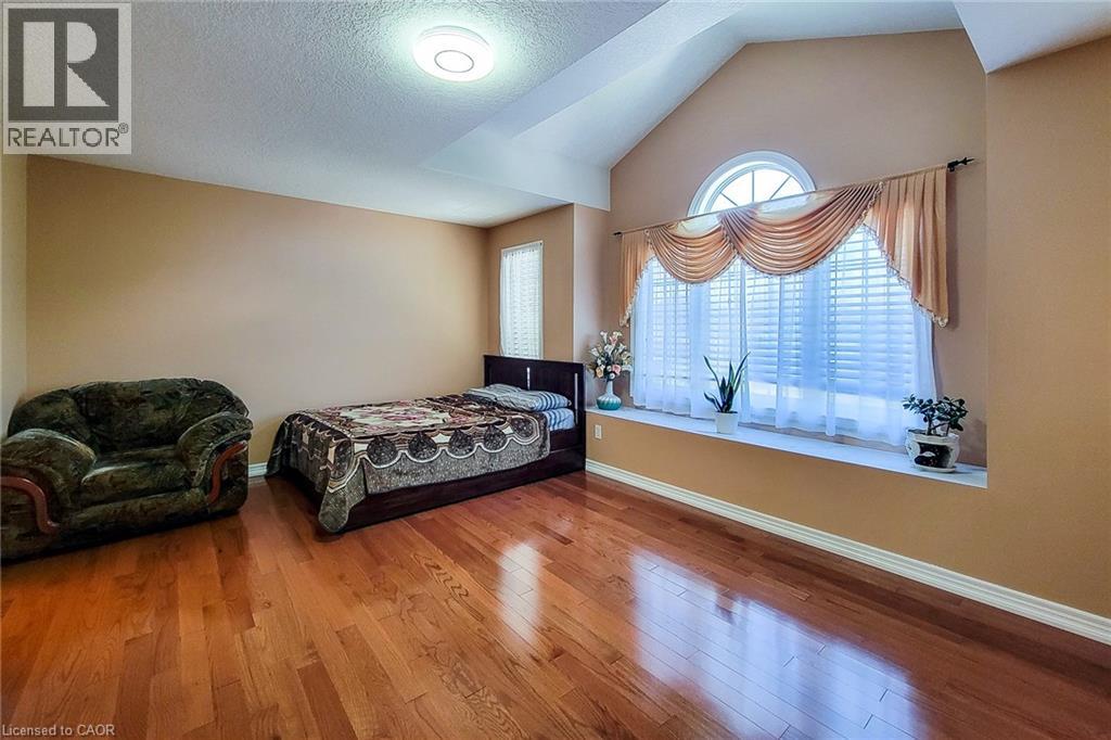 Photo 31 of 26 Colin Crescent, Hamilton ON