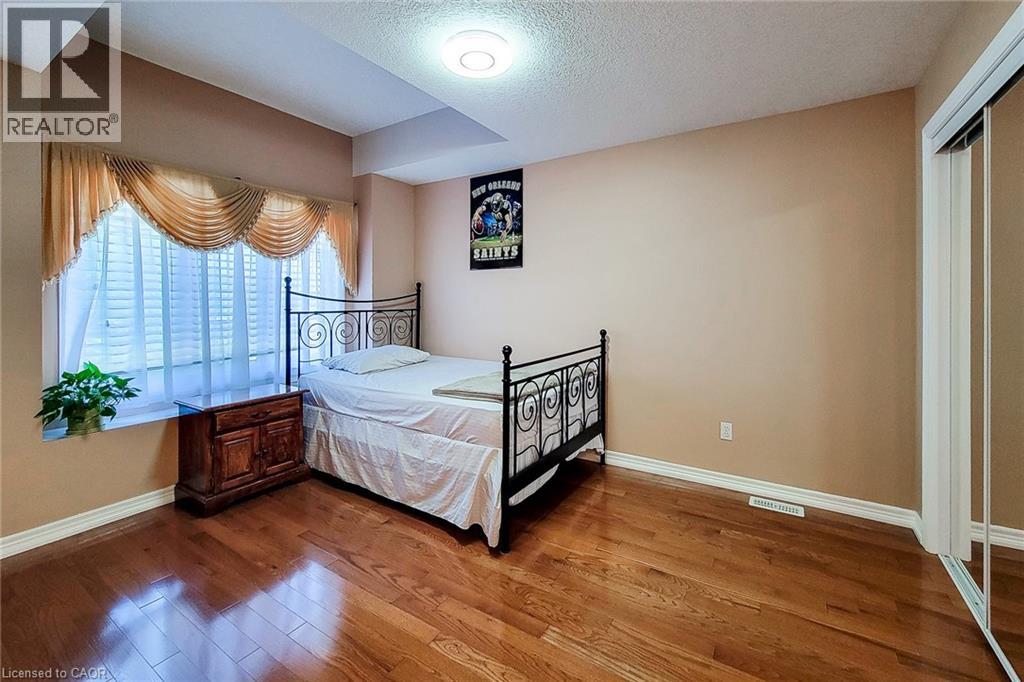 Photo 37 of 26 Colin Crescent, Hamilton ON