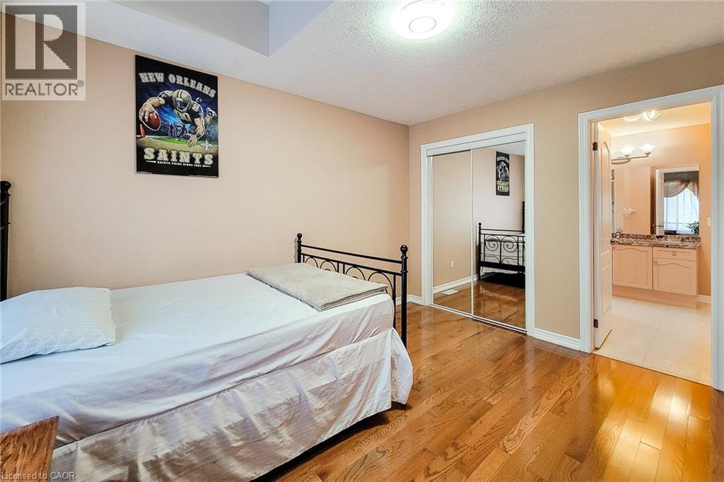Photo 39 of 26 Colin Crescent, Hamilton ON