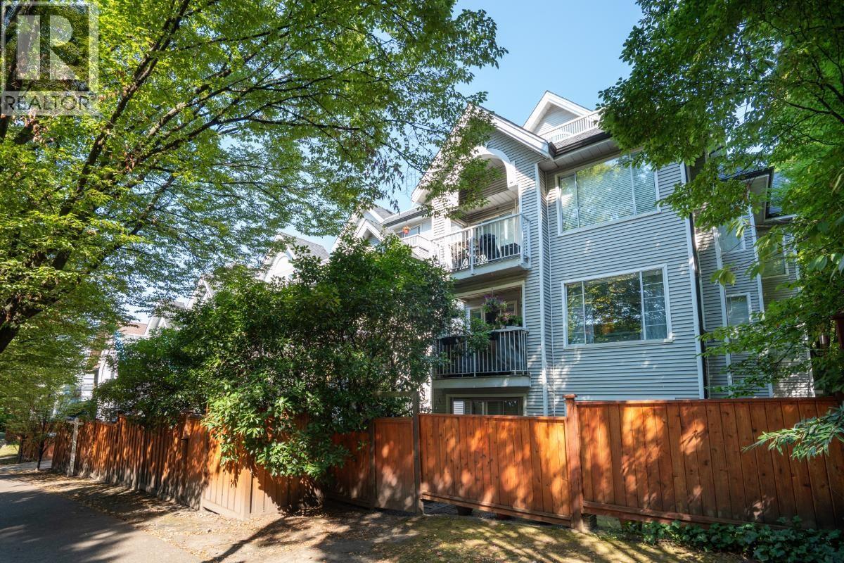 Photo 1 of 208 1433 E 1st Avenue, Vancouver BC