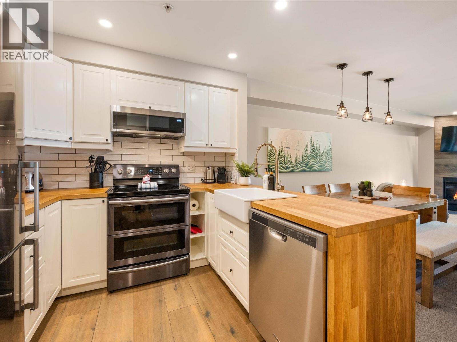 109 2050 LAKE PLACID ROAD, Whistler