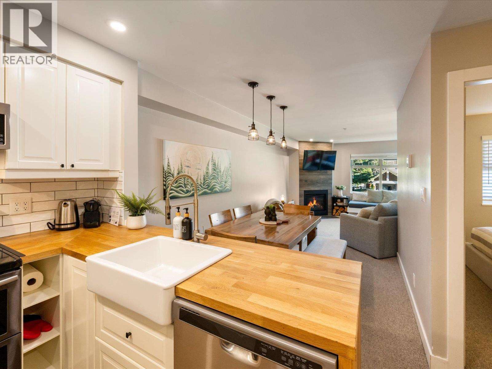 109 2050 LAKE PLACID ROAD, Whistler
