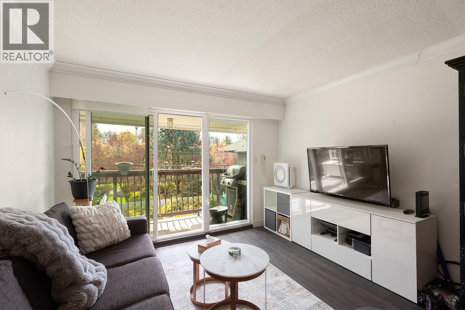 Photo 9 of 304 1352 W 10th Avenue, Vancouver BC