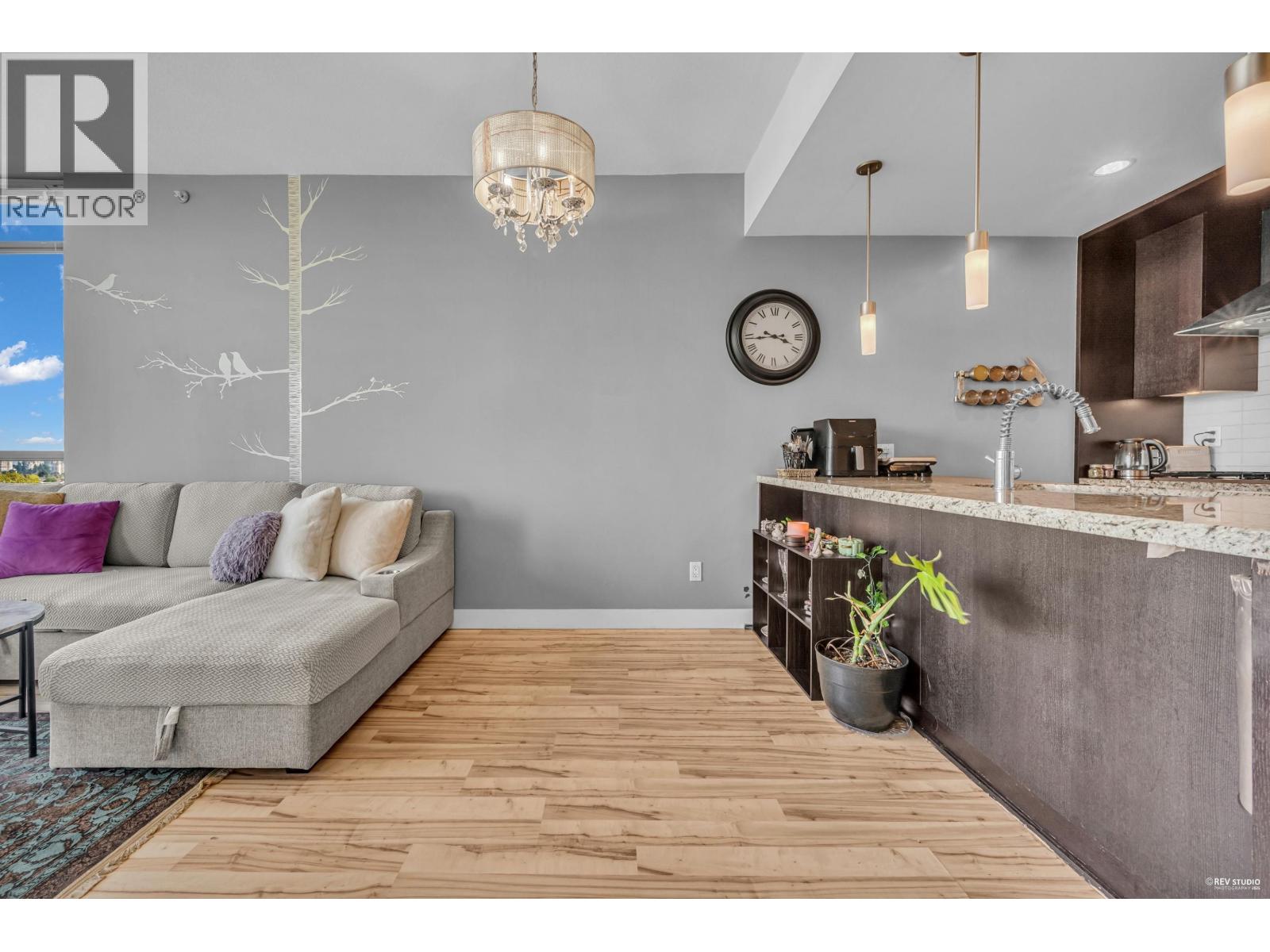 Photo 8 of 1606 7088 18th Avenue, Burnaby BC