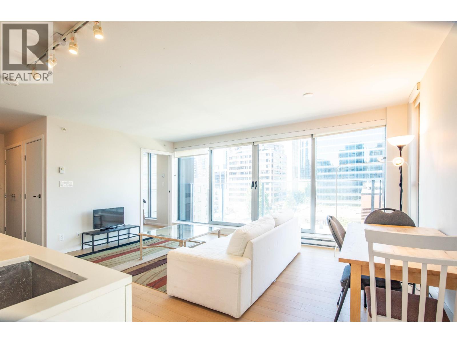 Photo 14 of 908 999 Seymour Street, Vancouver BC