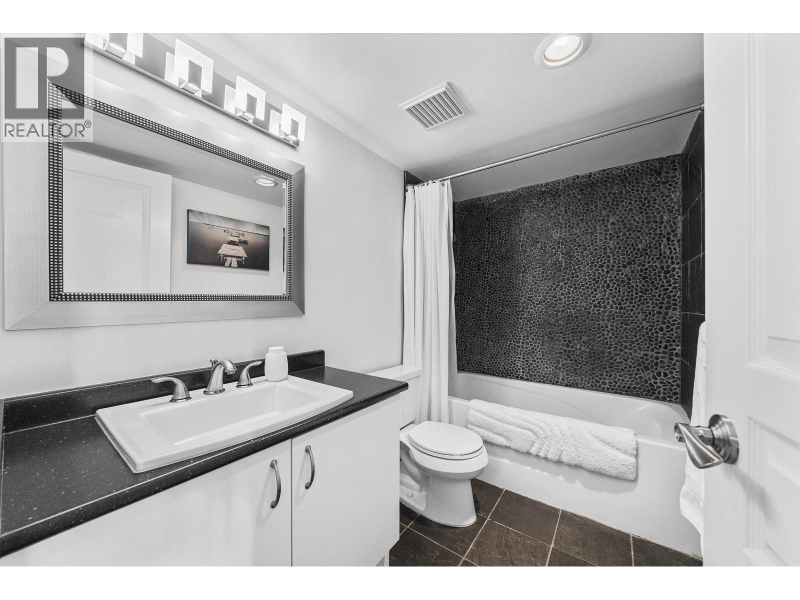 Photo 16 of 1405 3071 Glen Drive, Coquitlam BC