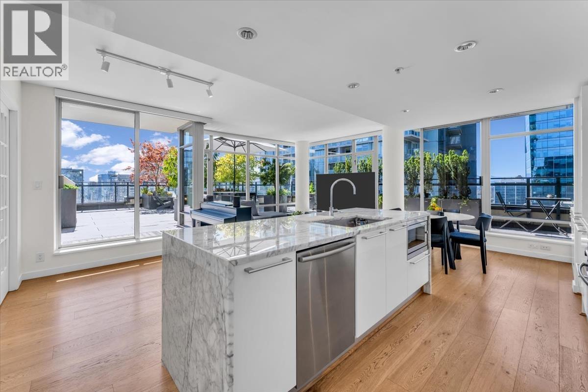 Photo 4 of 2602 788 Richards Street, Vancouver BC