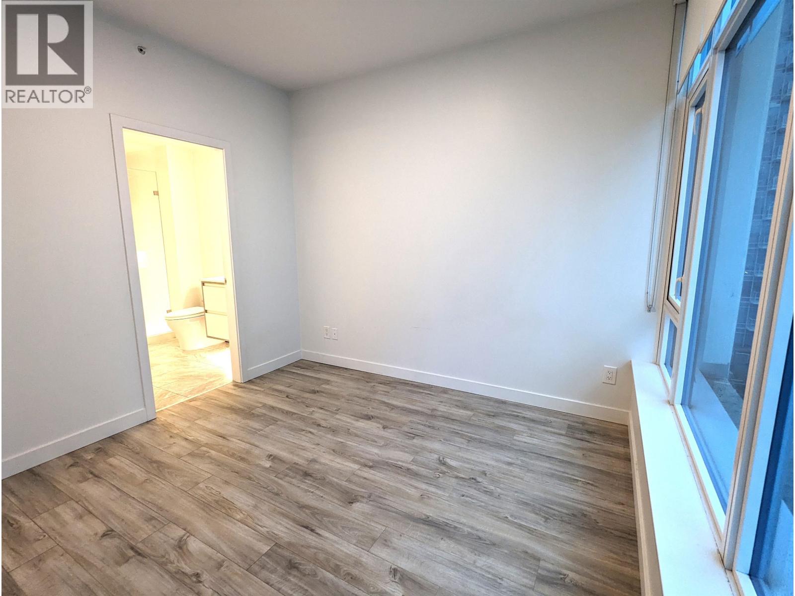 Photo 13 of 603 2288 Alpha Avenue, Burnaby BC