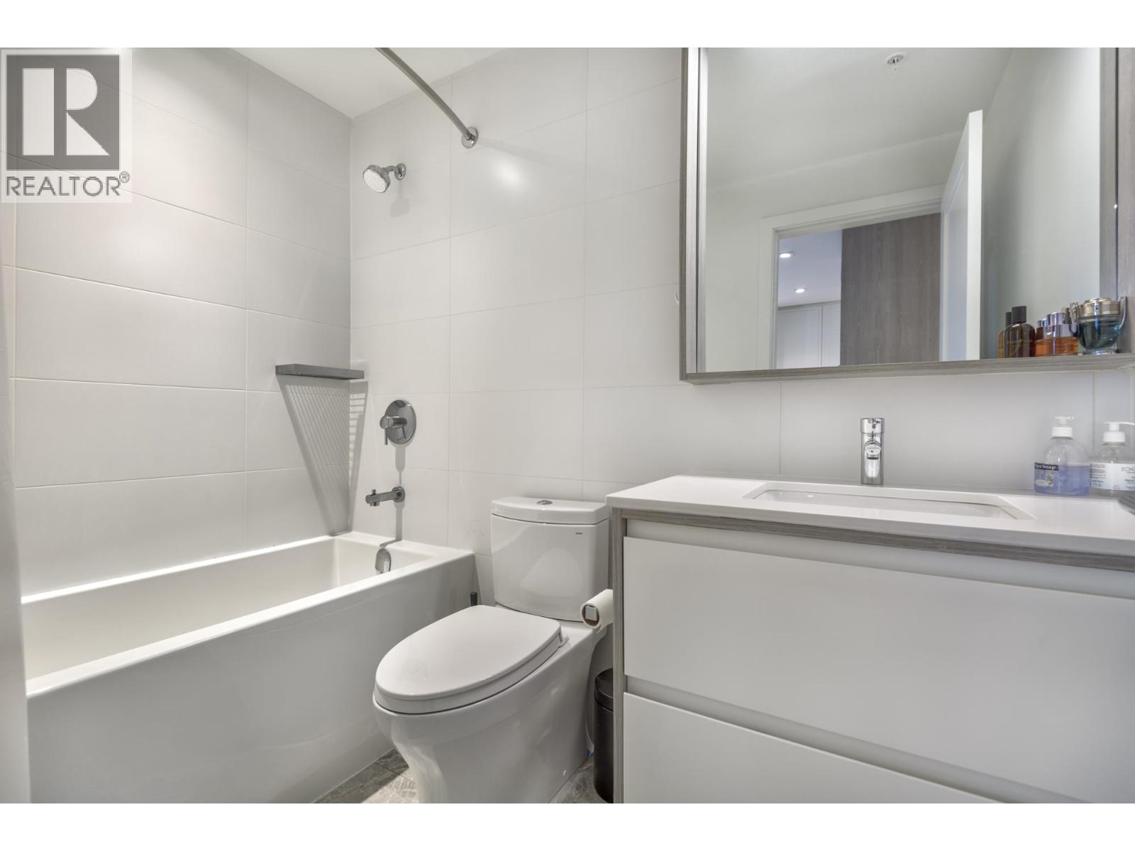 Photo 17 of 603 2288 Alpha Avenue, Burnaby BC
