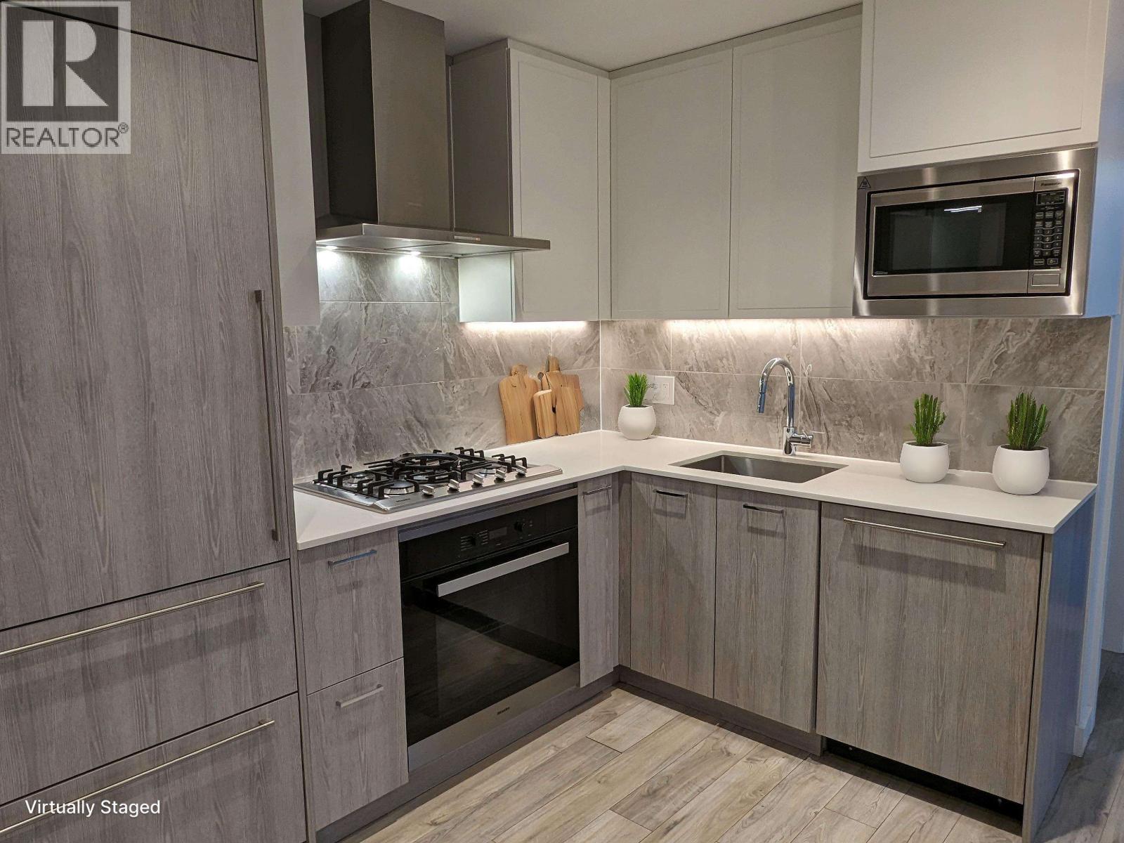 Photo 8 of 603 2288 Alpha Avenue, Burnaby BC