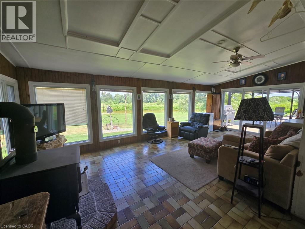 Photo 10 of 2081 John Street, Howick ON
