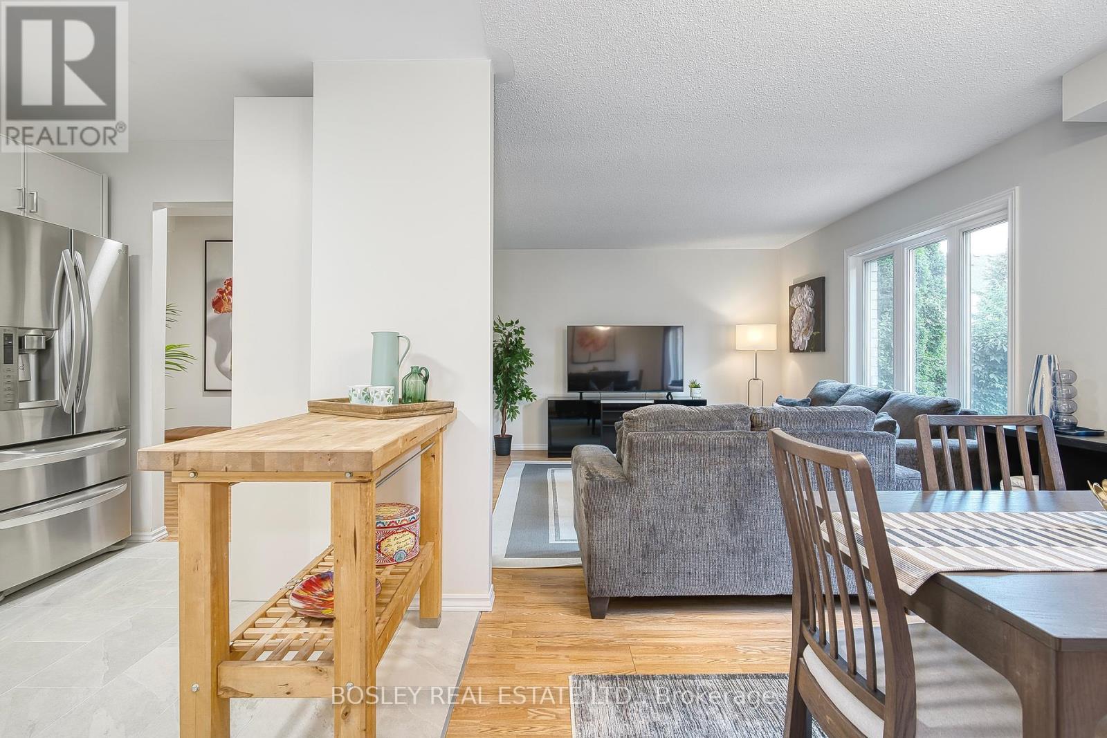 Photo 14 of 2104 White Dove Circle, Oakville ON