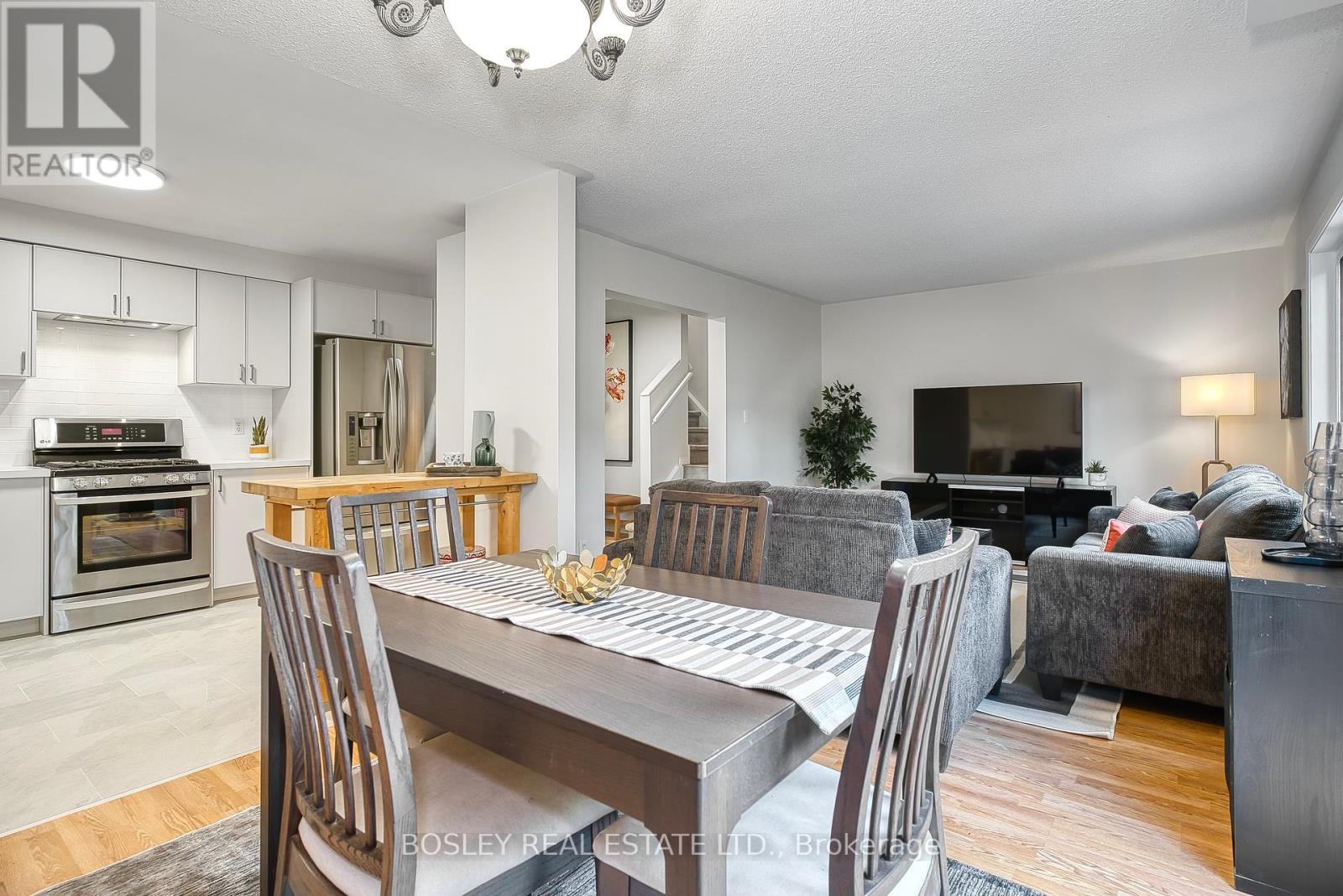 Photo 16 of 2104 White Dove Circle, Oakville ON