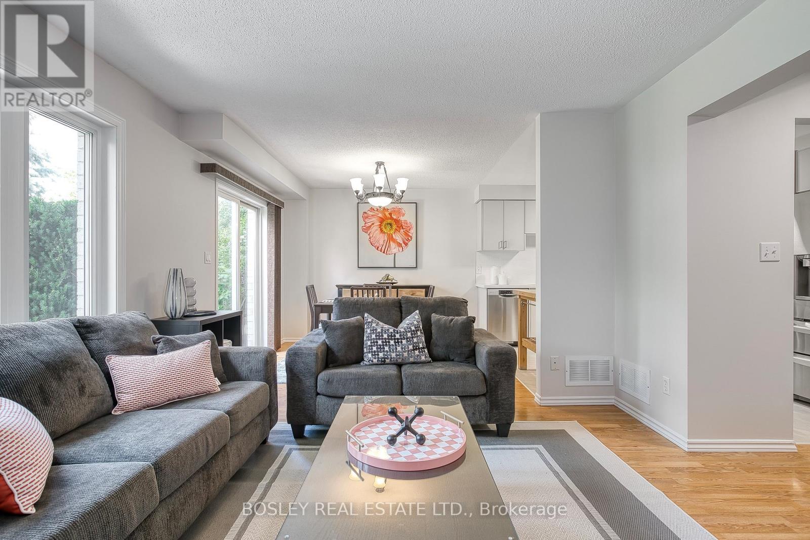 Photo 20 of 2104 White Dove Circle, Oakville ON