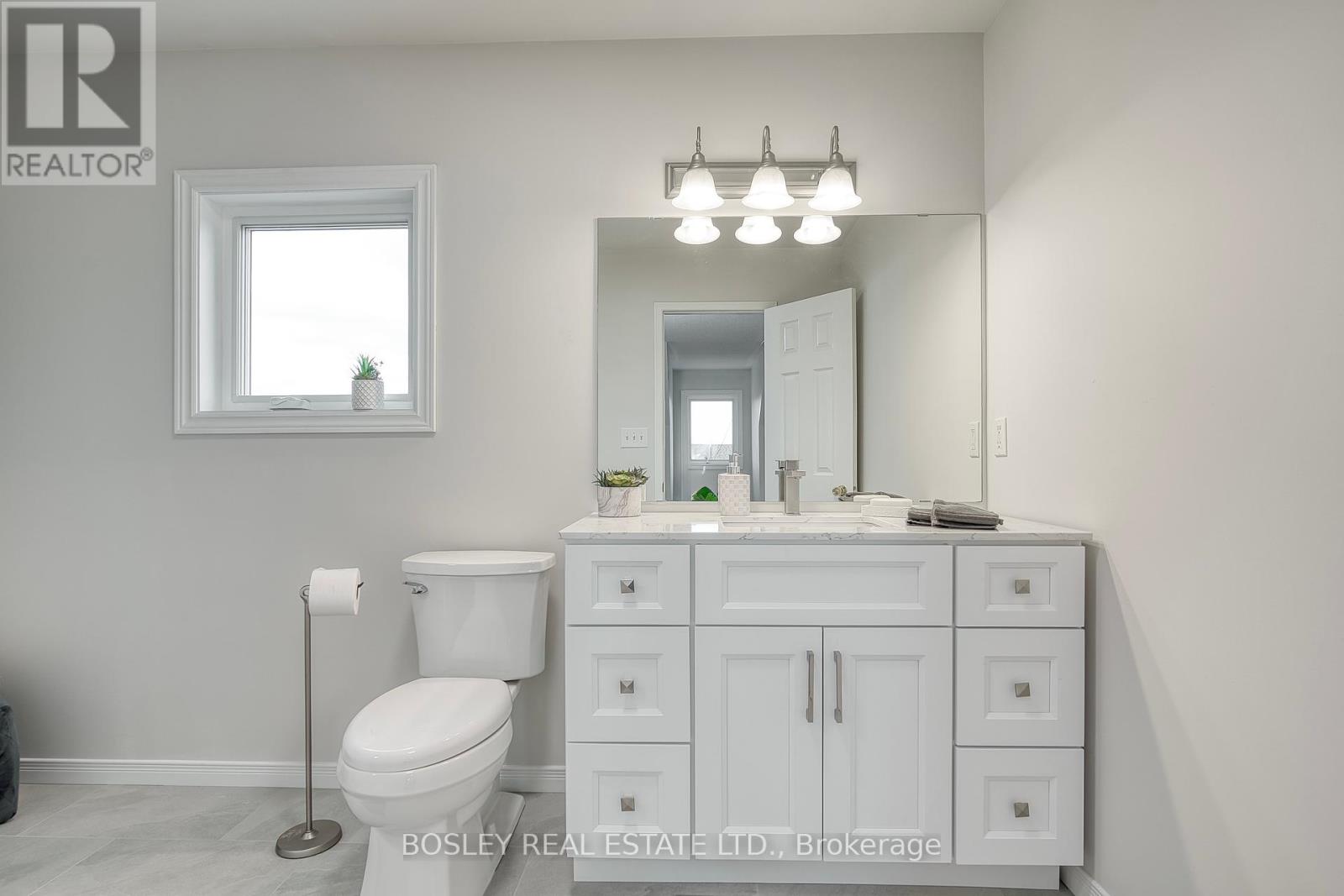 Photo 36 of 2104 White Dove Circle, Oakville ON