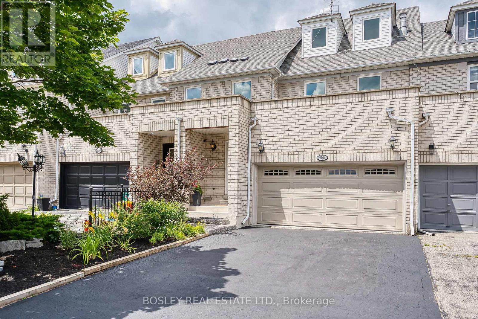 Photo 5 of 2104 White Dove Circle, Oakville ON