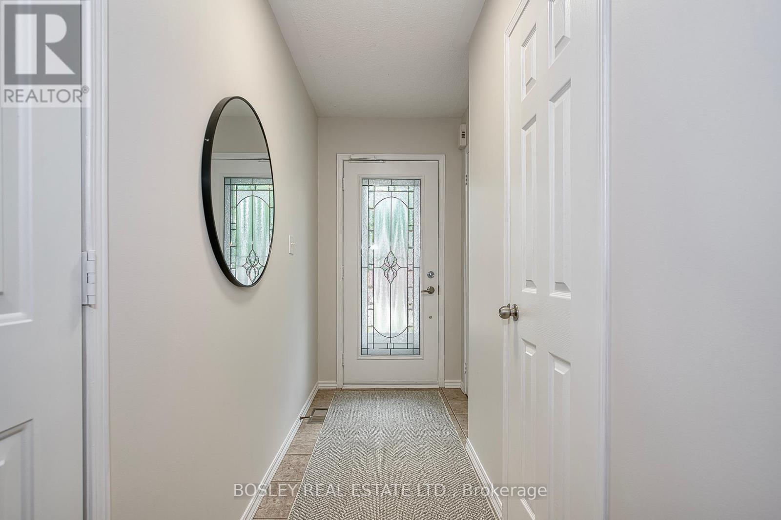 Photo 6 of 2104 White Dove Circle, Oakville ON