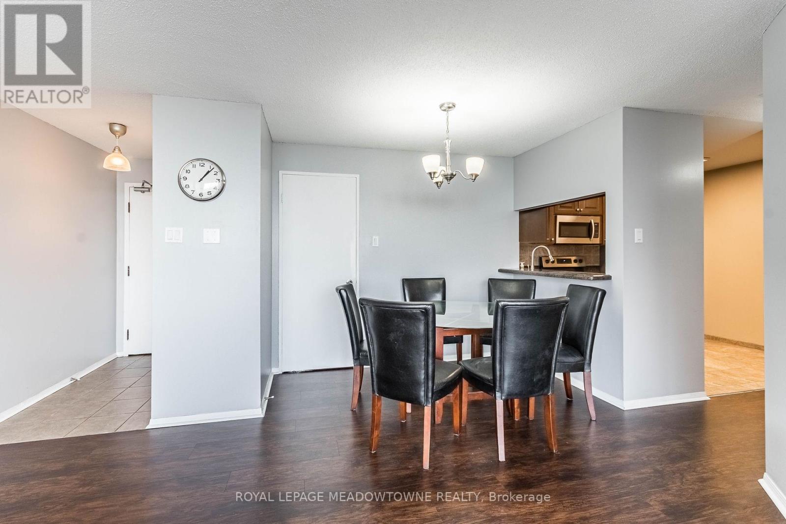 Photo 10 of 2106 4205 Shipp Drive, Mississauga ON