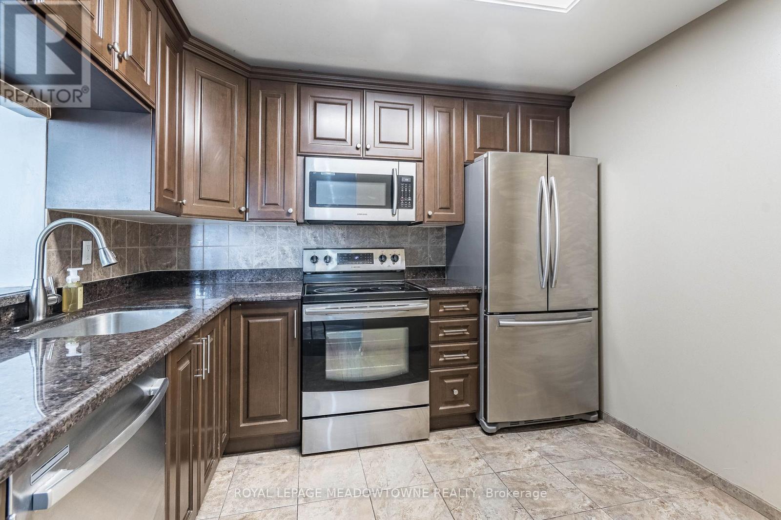 Photo 11 of 2106 4205 Shipp Drive, Mississauga ON
