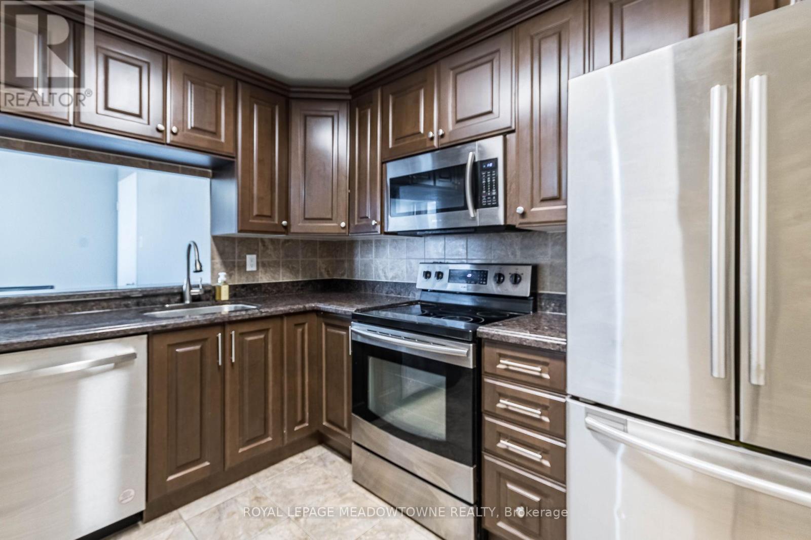 Photo 12 of 2106 4205 Shipp Drive, Mississauga ON
