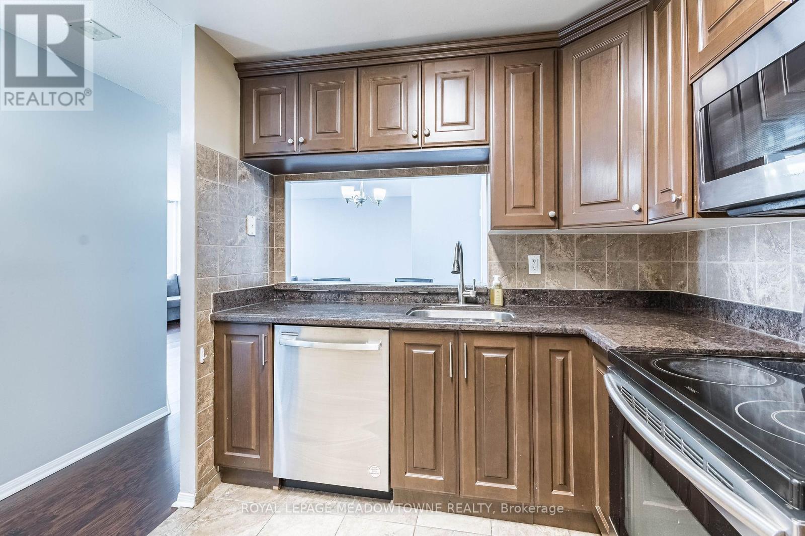 Photo 13 of 2106 4205 Shipp Drive, Mississauga ON