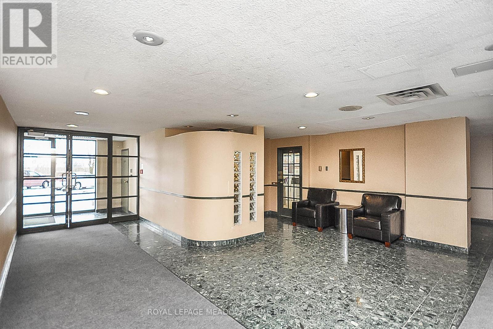 Photo 3 of 2106 4205 Shipp Drive, Mississauga ON