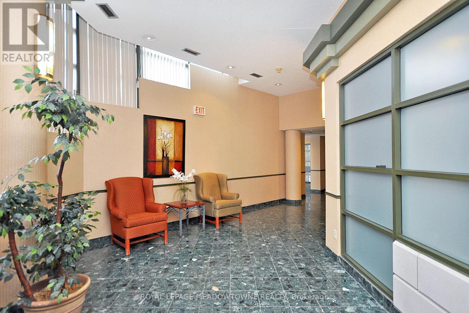 Photo 5 of 2106 4205 Shipp Drive, Mississauga ON
