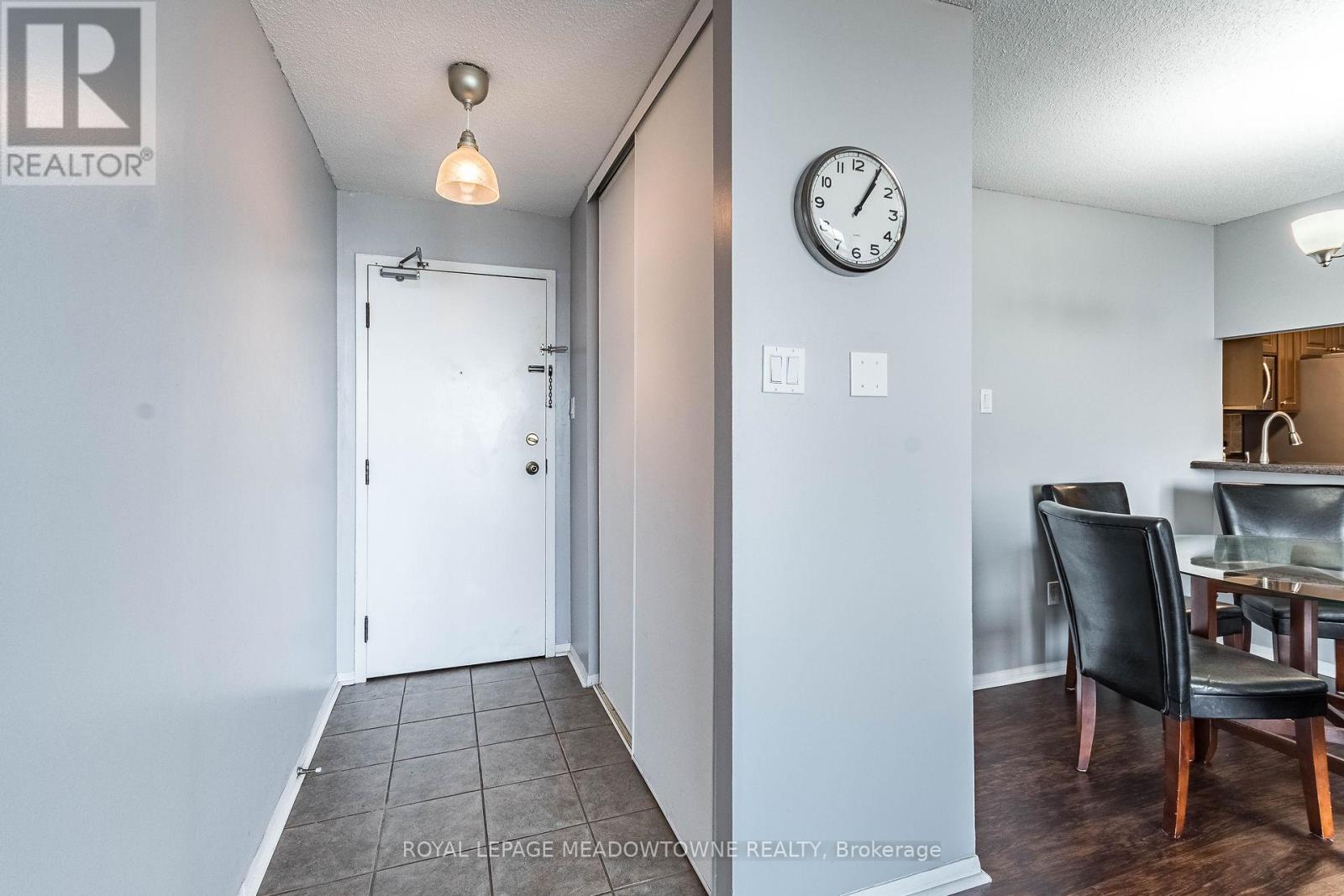 Photo 6 of 2106 4205 Shipp Drive, Mississauga ON