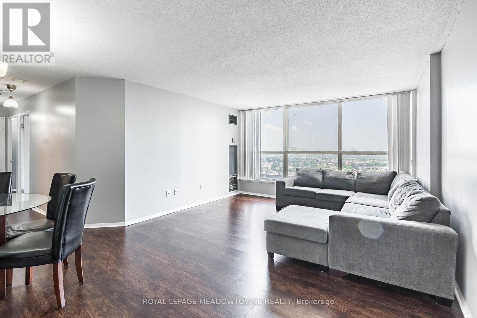 Photo 7 of 2106 4205 Shipp Drive, Mississauga ON