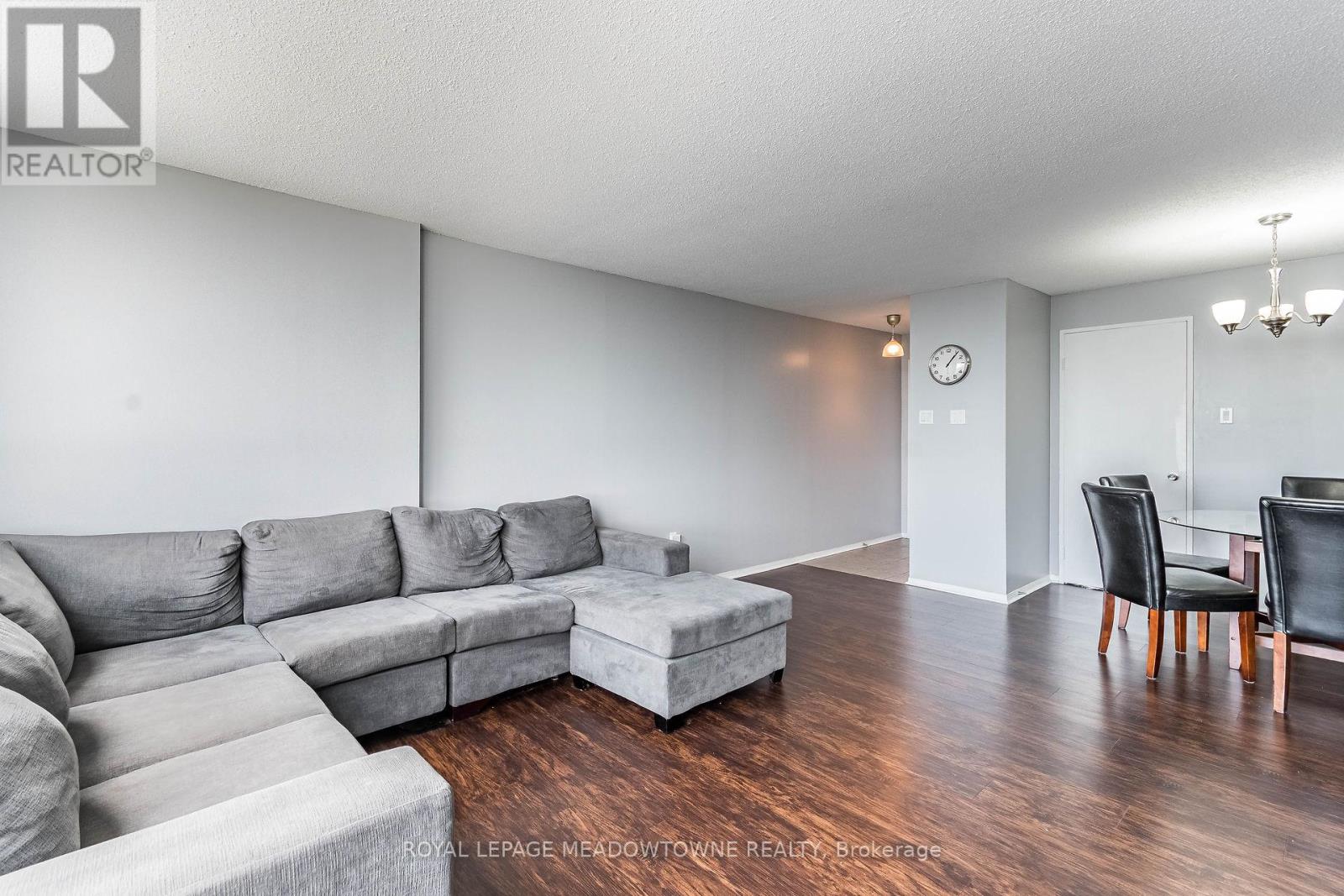 Photo 9 of 2106 4205 Shipp Drive, Mississauga ON