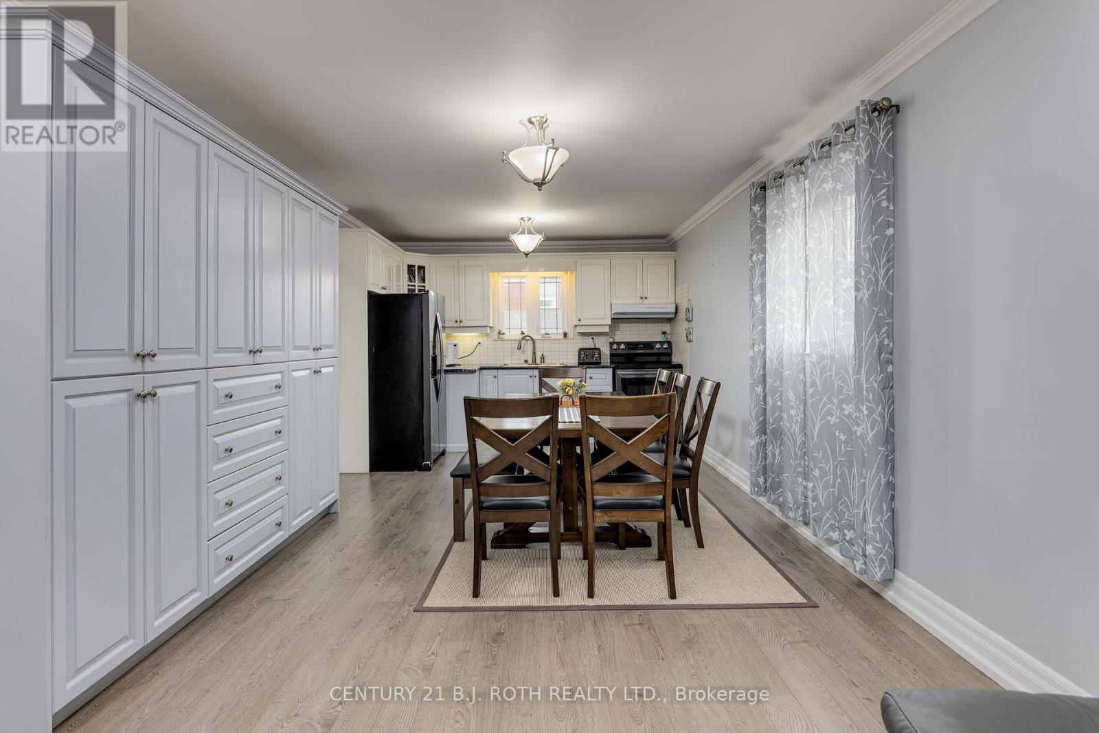 Photo 20 of 193 Epsom Downs Drive, Toronto ON