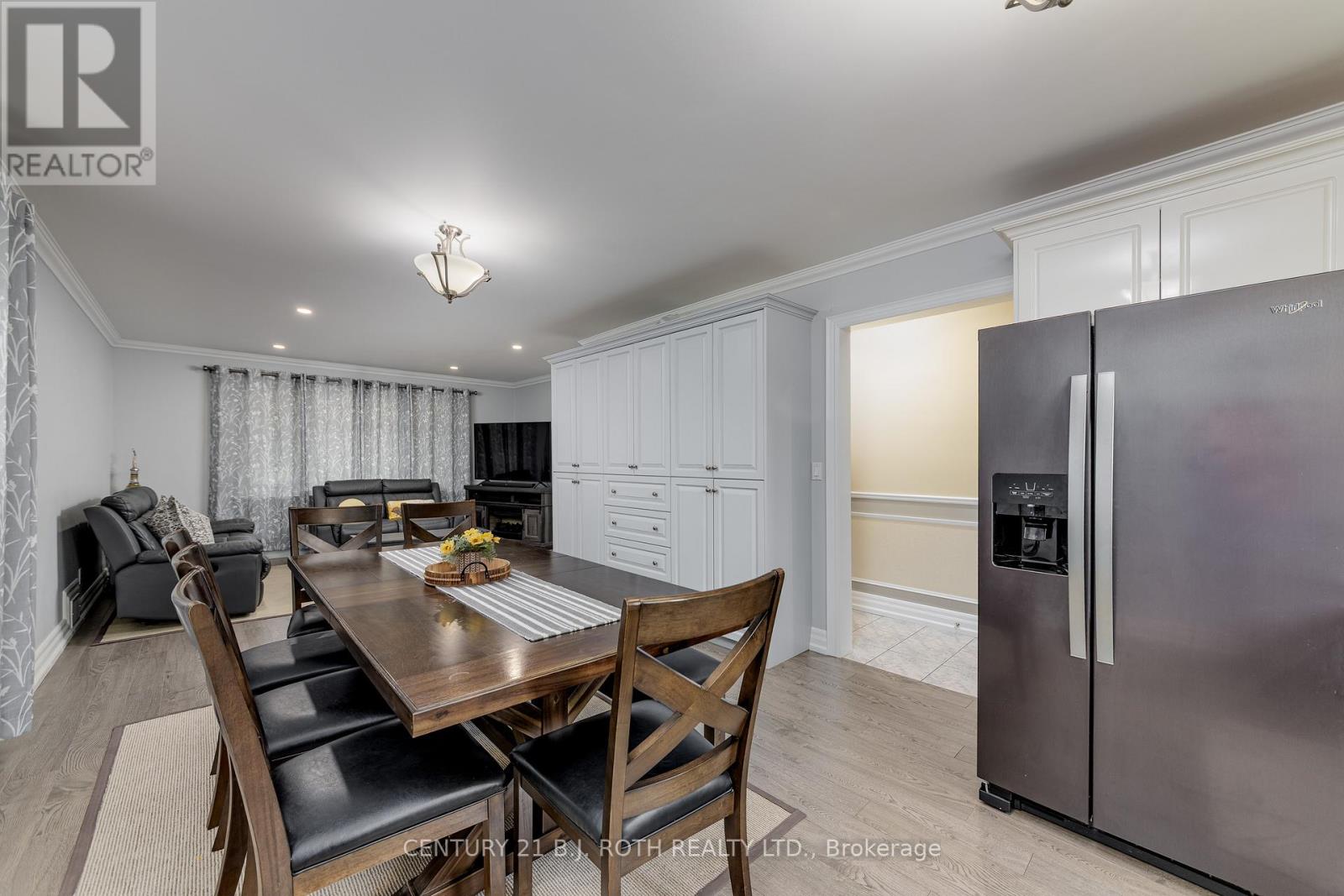 Photo 23 of 193 Epsom Downs Drive, Toronto ON