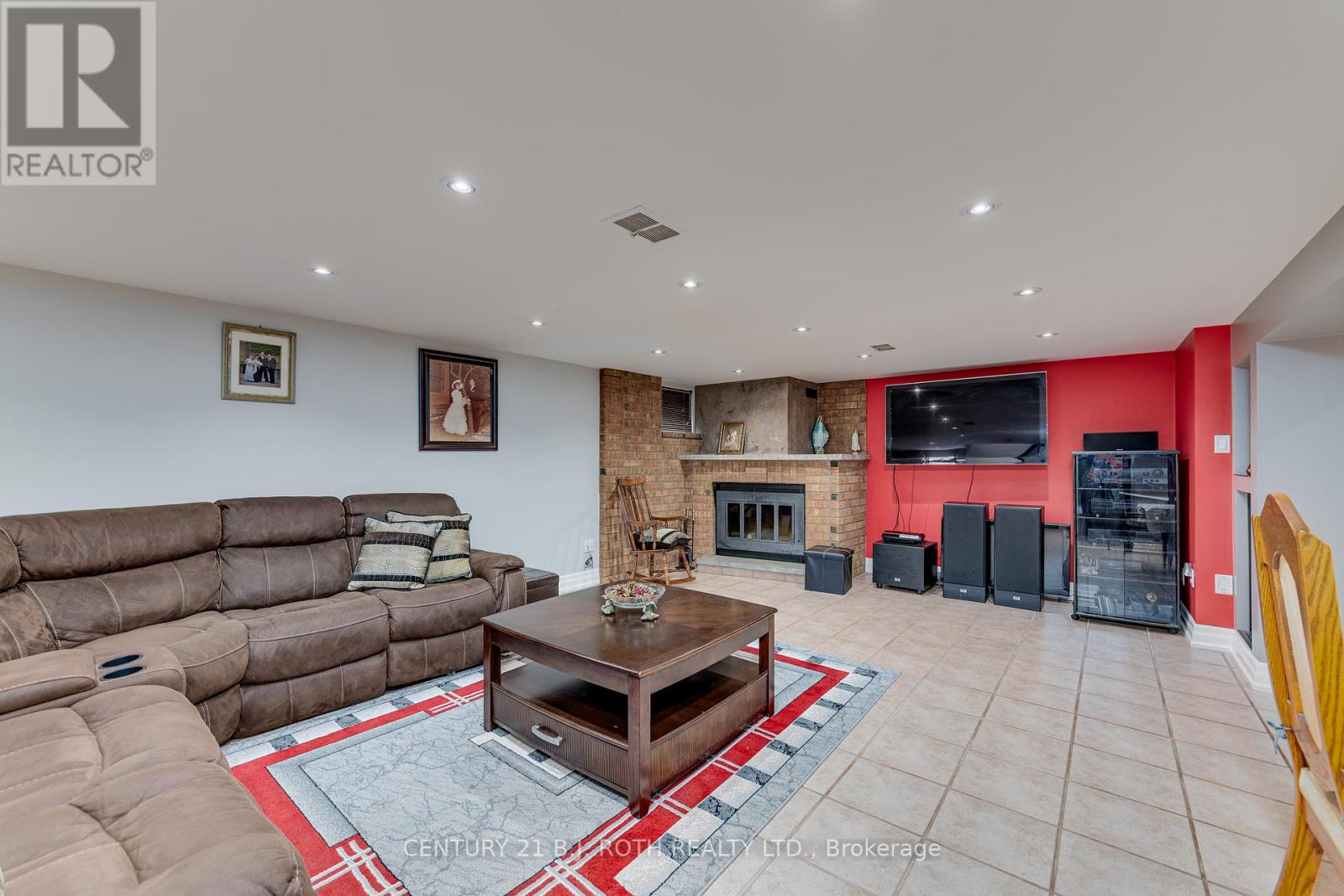 Photo 35 of 193 Epsom Downs Drive, Toronto ON