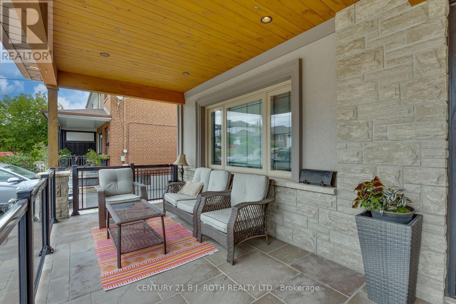 Photo 4 of 193 Epsom Downs Drive, Toronto ON
