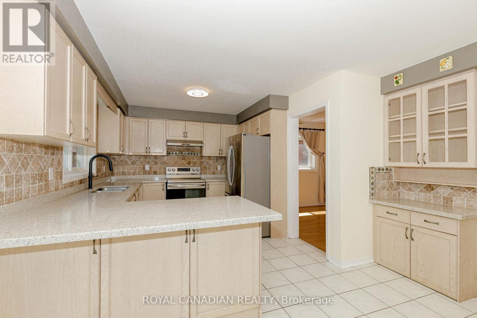Photo 14 of 3940 Hazelridge Drive, Mississauga ON