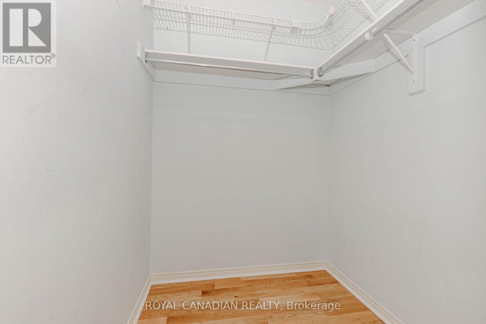 Photo 27 of 3940 Hazelridge Drive, Mississauga ON