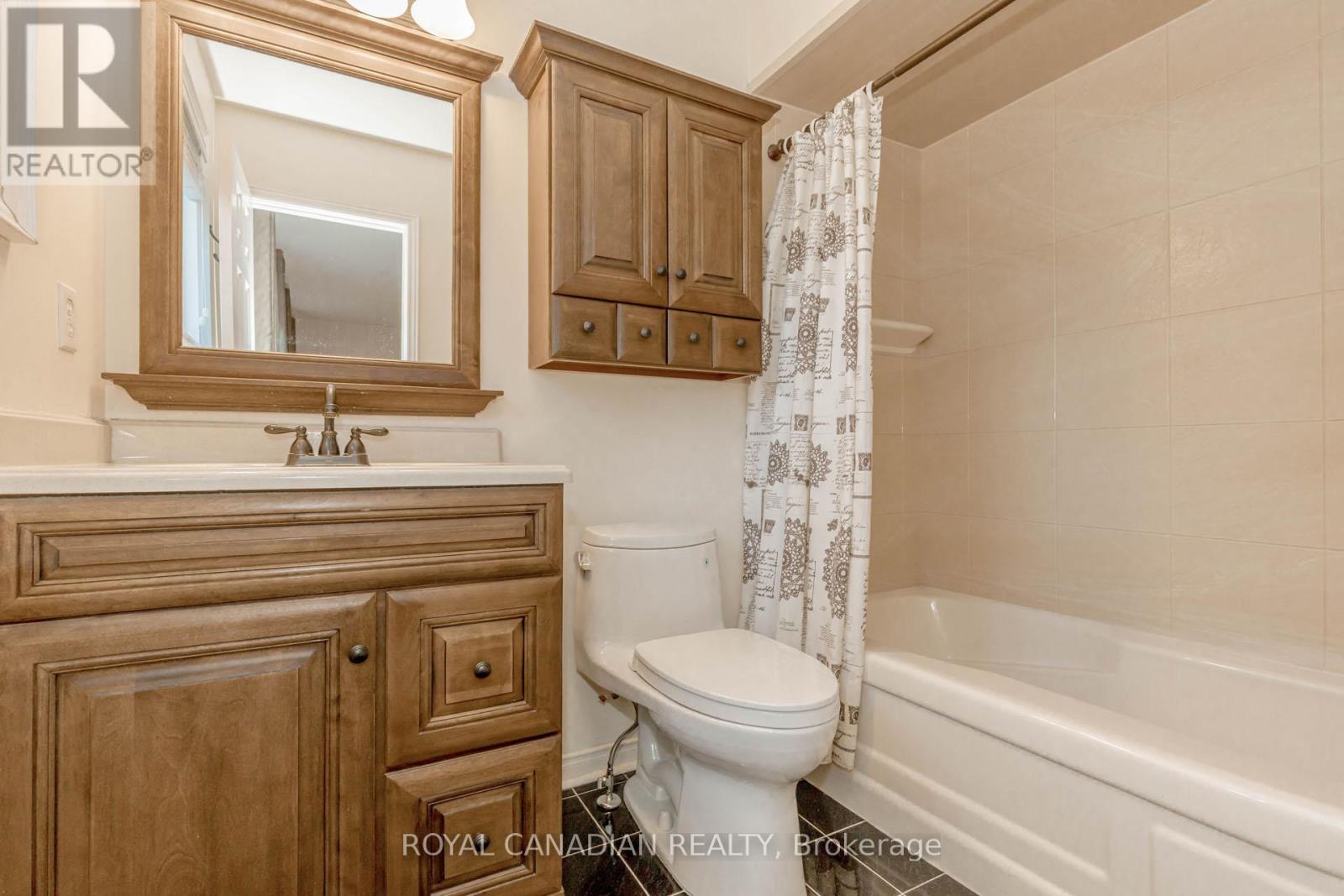 Photo 28 of 3940 Hazelridge Drive, Mississauga ON