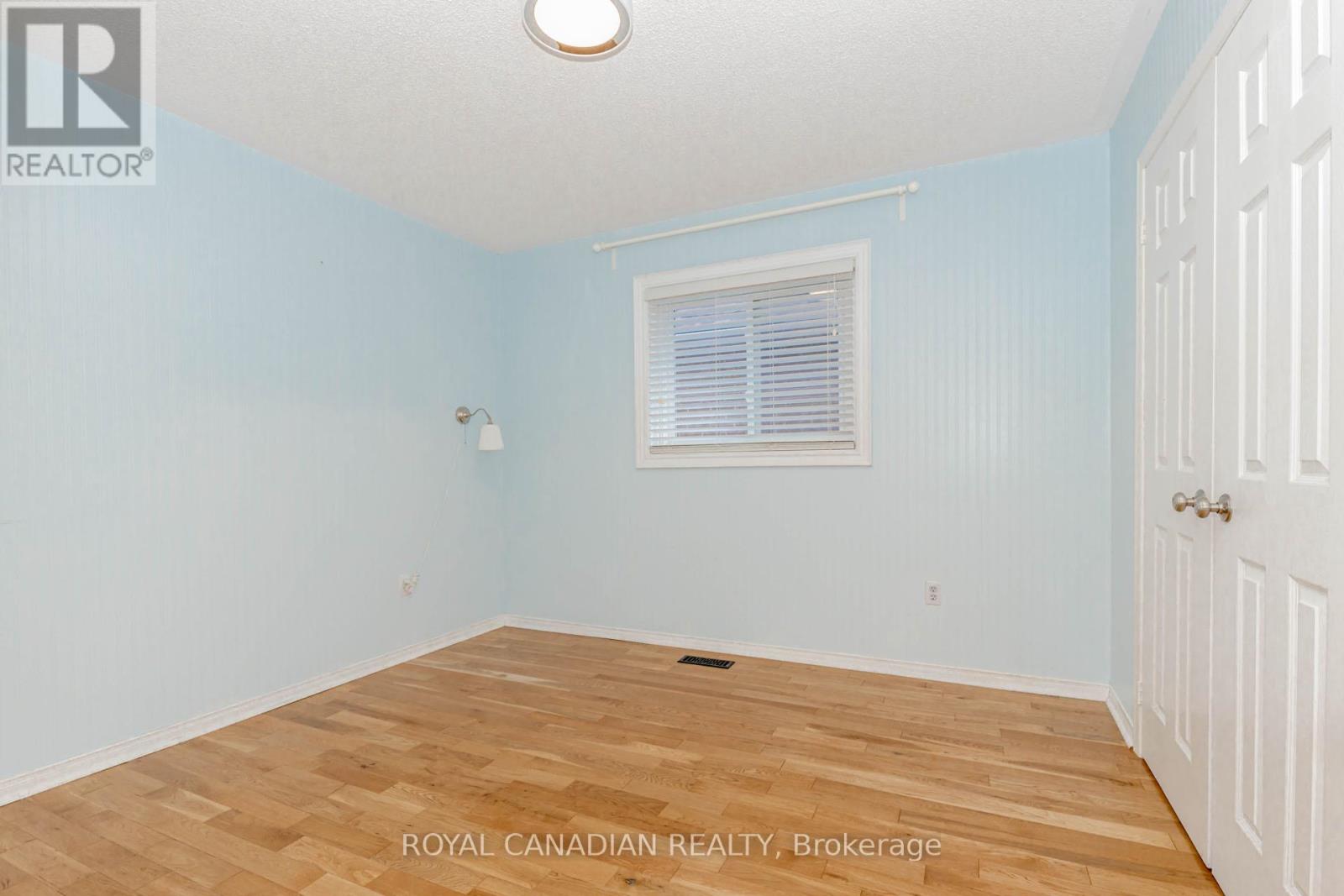 Photo 30 of 3940 Hazelridge Drive, Mississauga ON