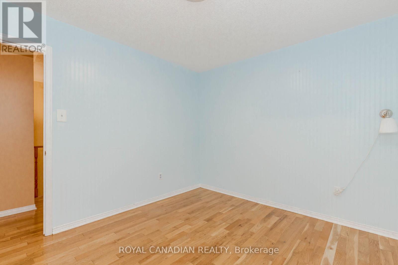 Photo 31 of 3940 Hazelridge Drive, Mississauga ON
